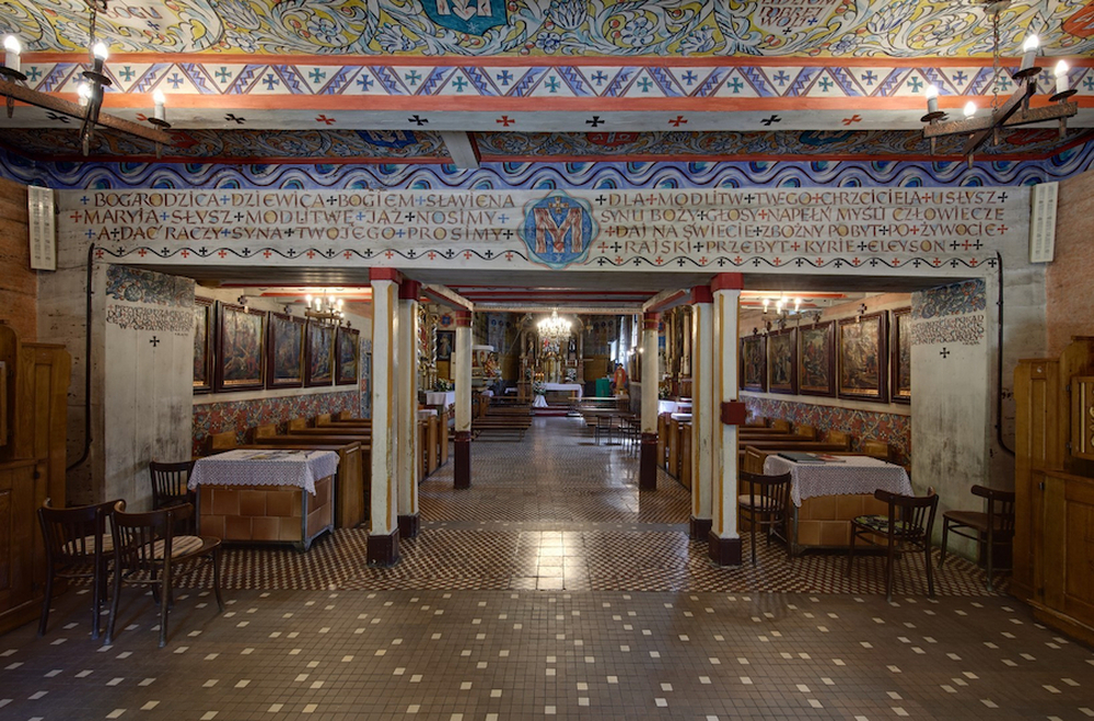 Sanktuarium św. Jakuba w Szczyrku – wnętrze świątyni w pobliżu Hotelu Alpin